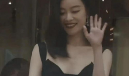 女主进入娱乐圈吃瓜,女主的吃瓜成长记